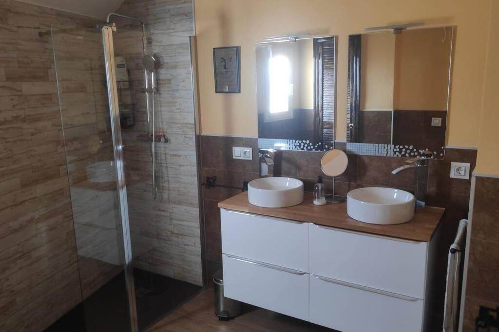 Duplex San Lorenzo 2 Parking Gratuitos Y Piscina Jaen Exterior photo
